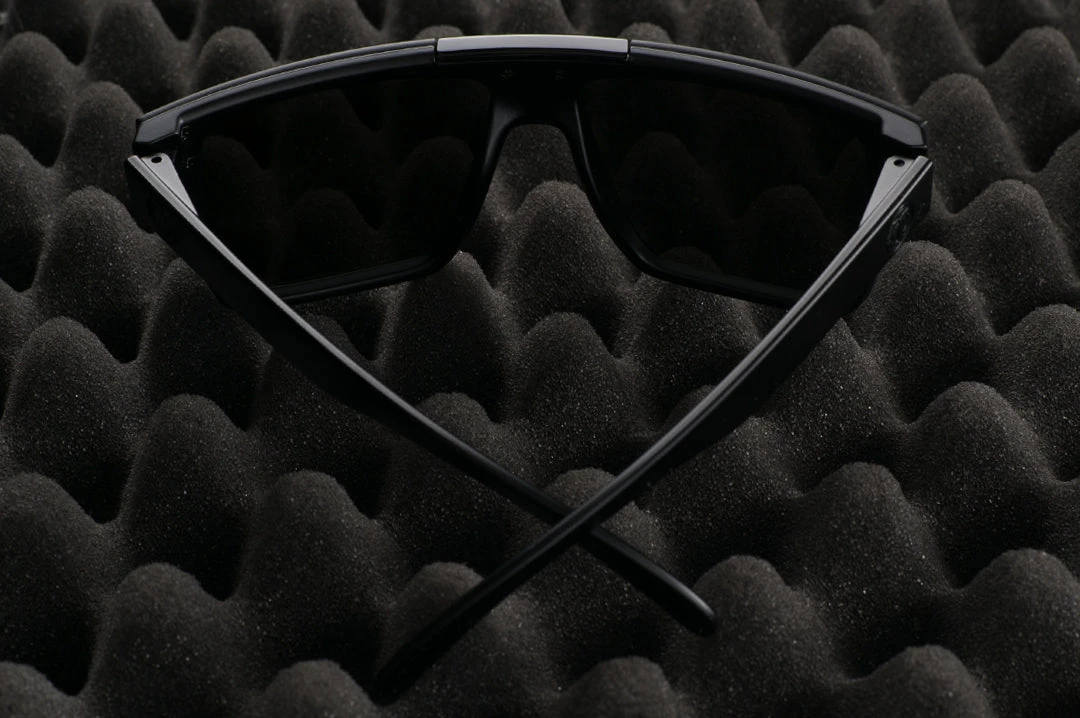 Quatro Sunglasses: BLACK/BLACK 4 Quatro Sunglasses: BLACK/BLACK - Image 4